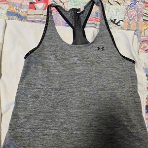 Under Armour Gray Sleeveless Tank Top Athletic Fit